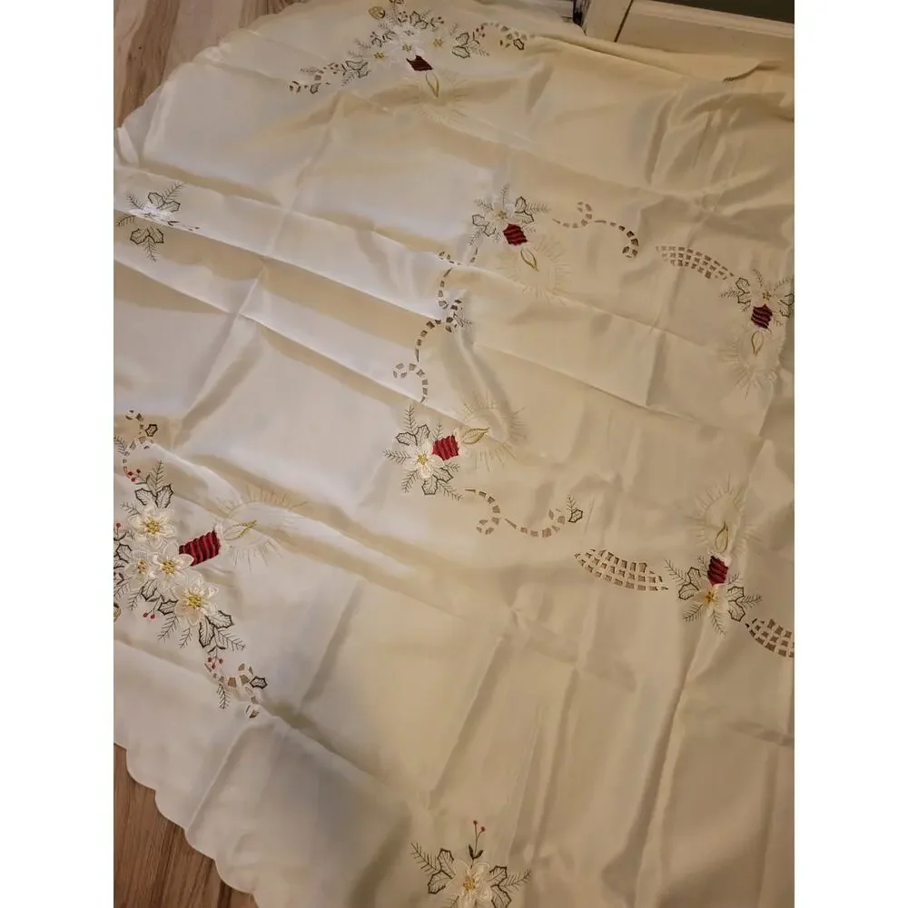 Beautiful Oval Embroidered Table Cloth Cover matching Napkins Fabric